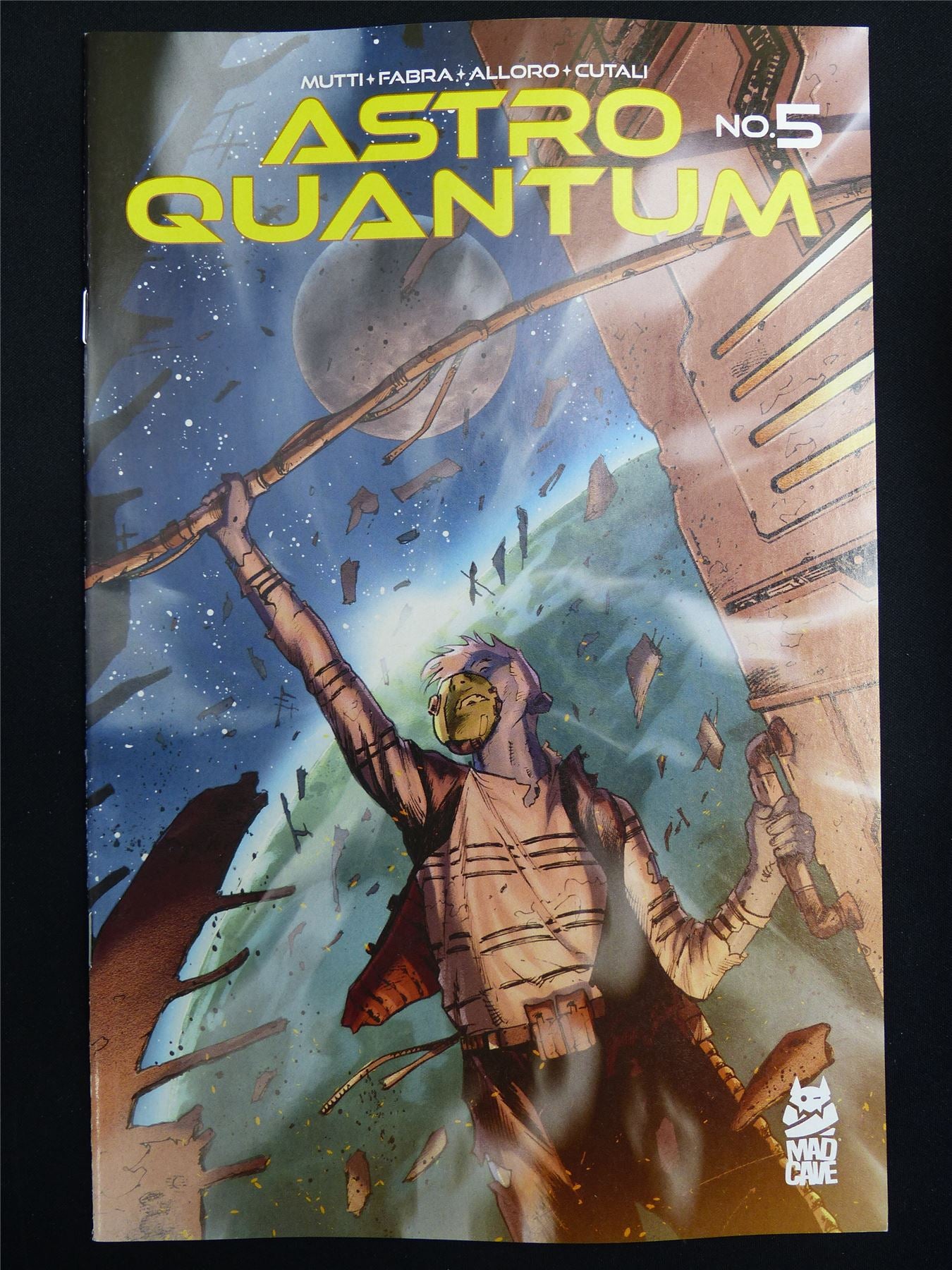 ASTRO Quantum #5 Cvr A - Jun 2026 Mad Cave Comic #11A