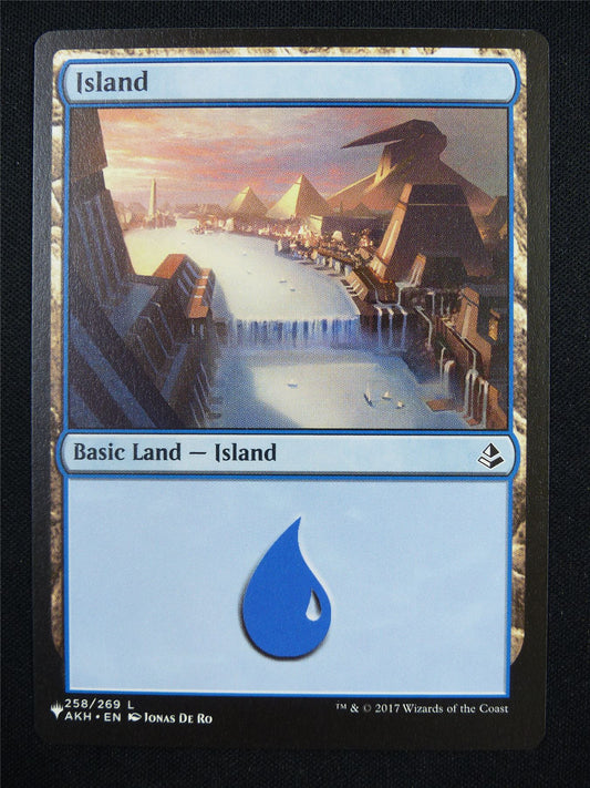 Island 258/269 - AKH - Cute to Brute - Mtg Card #1SP