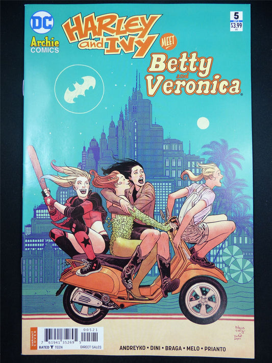 HARLEY and Ivy Meet Betty and Veronica #5 - DC Comic #5XK
