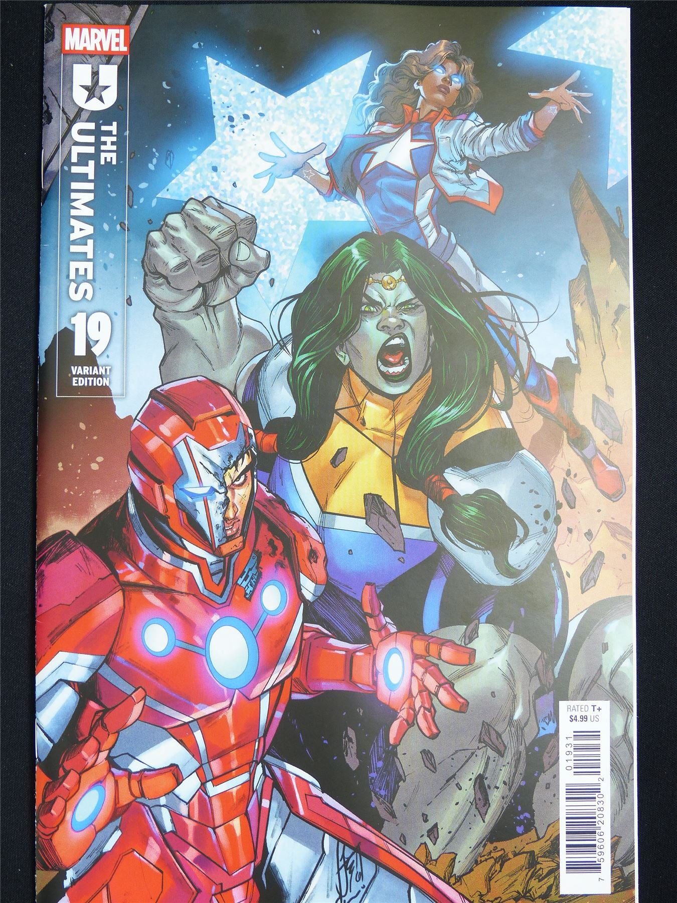 The ULTIMATES #19 Variant - Marvel Comic #122