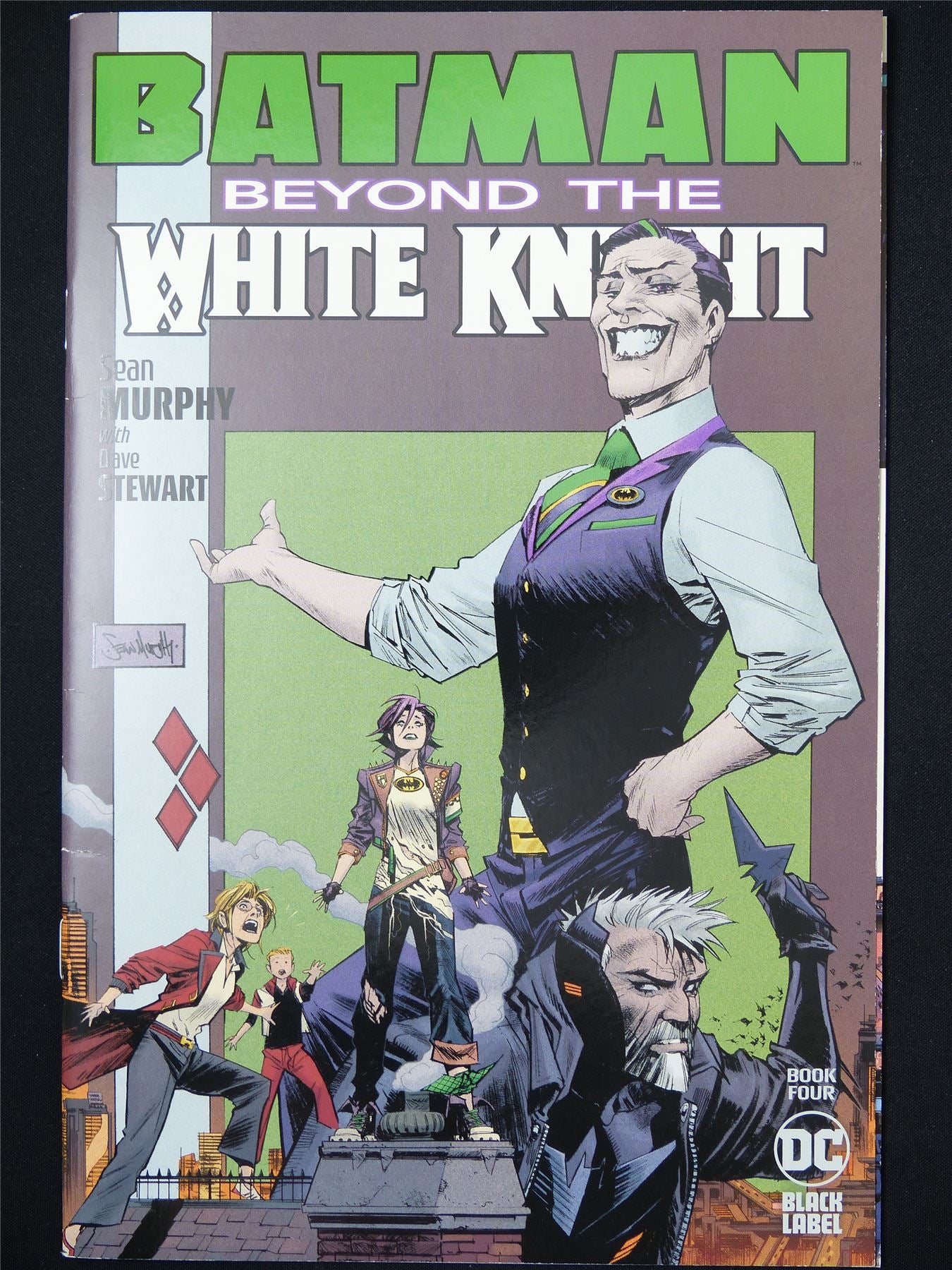 BATMAN Beyond the White Knight #4 - B&B DC Comic #7ZB