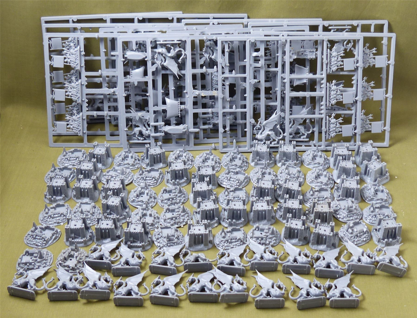 Mighty Empires Figures Only Collection - Warhammer #4M3