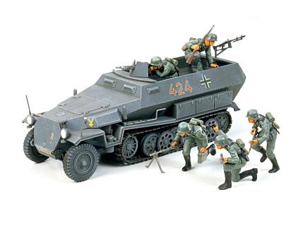 German Hanomag Sd.Kfz.251/1 1:35 Tracked Vehicles 1939-1945 - World War II TAMIYA #31