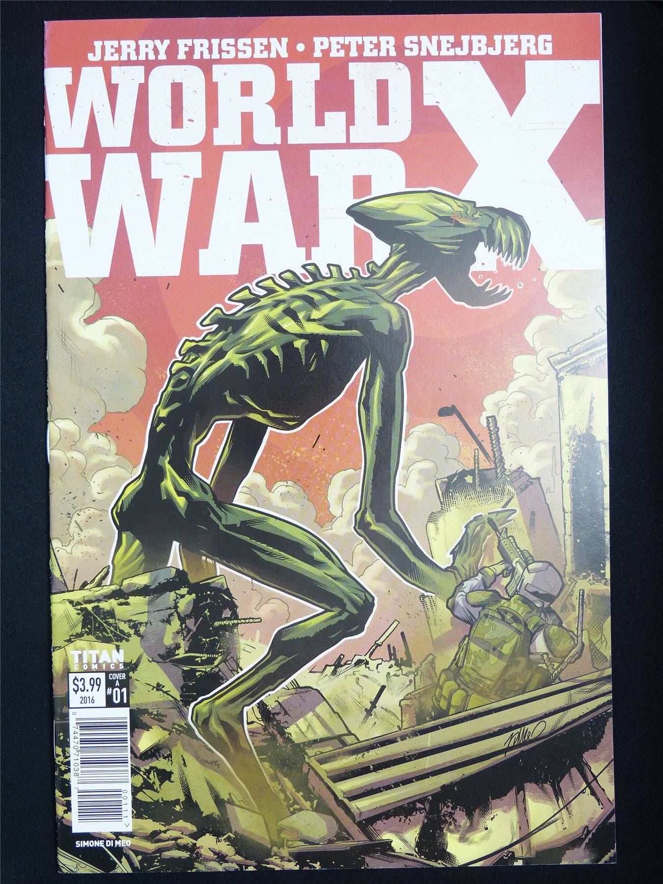 WORLD War X #1 - Titan Comic #6RU