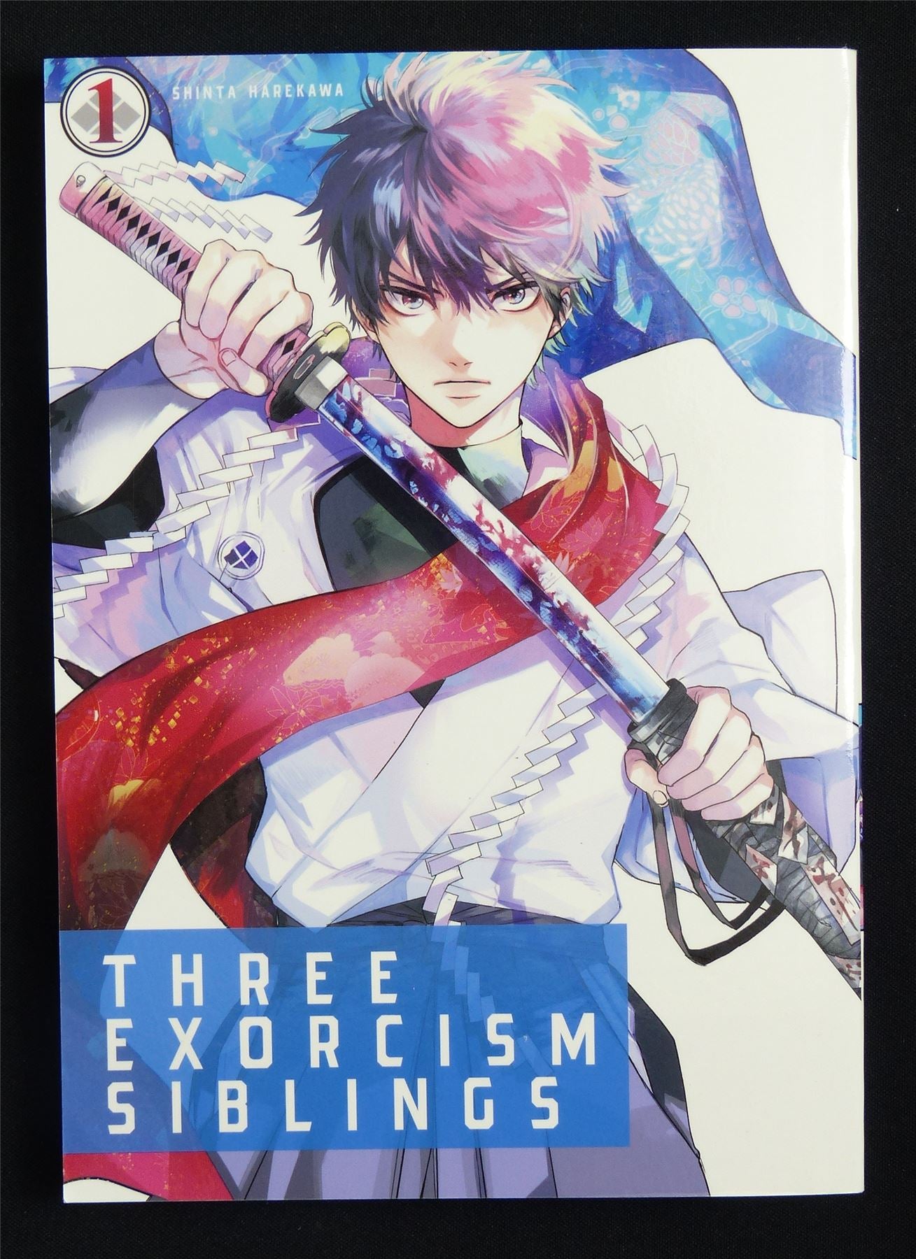 Three Exorcism Siblings volume 1 - Titan Manga #1F8