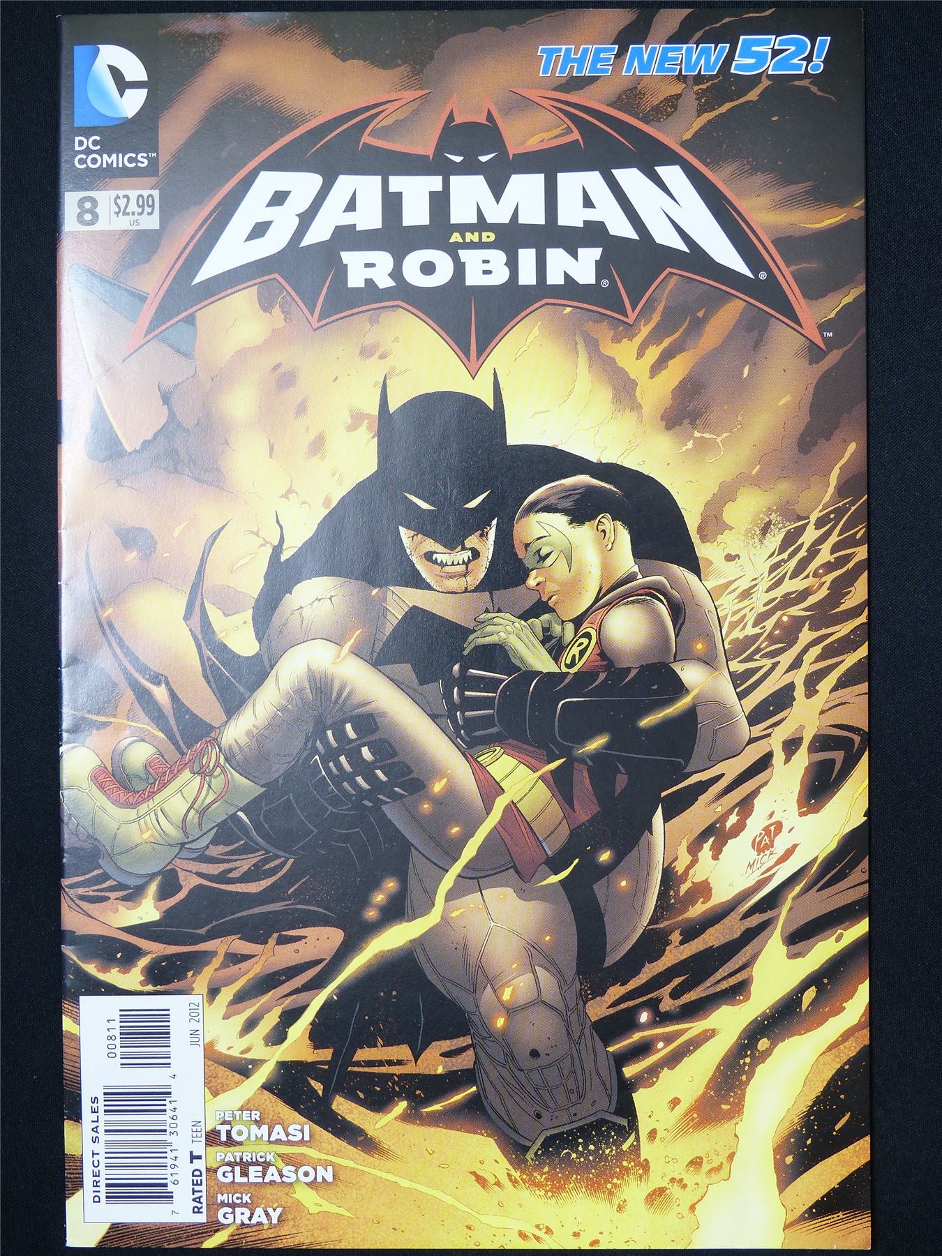 BATMAN and Robin #8 - B&B DC Comic #82O