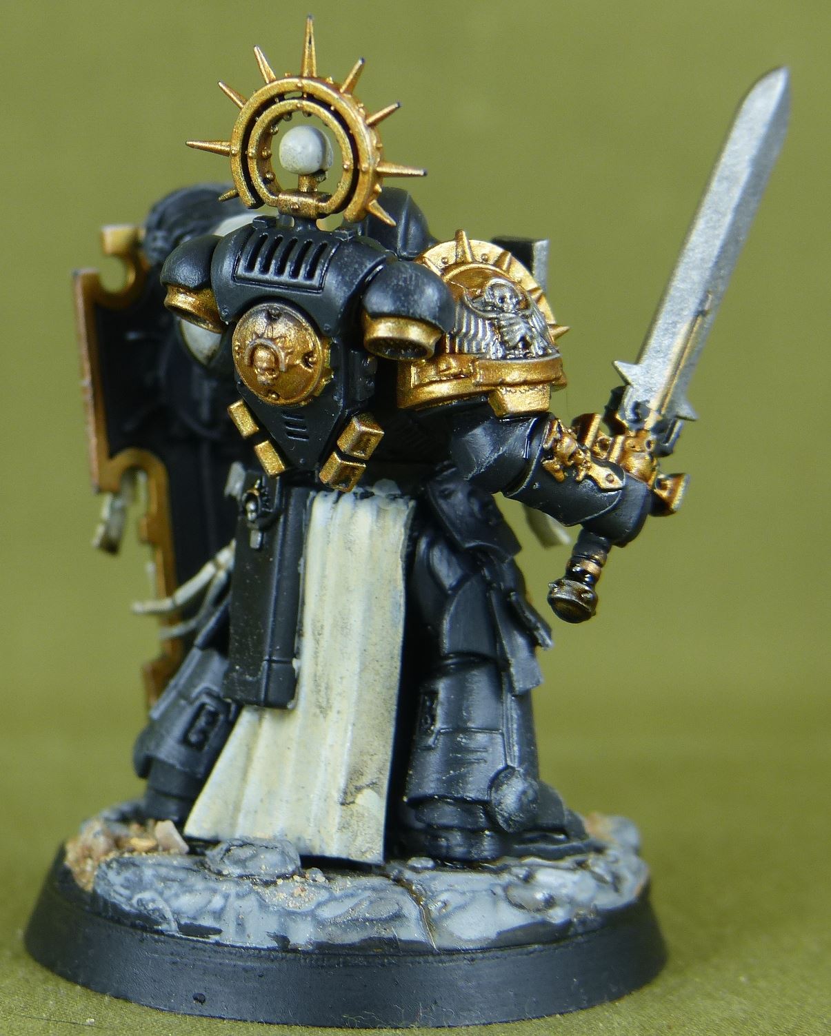 Captain with relic shield - Black Templars - Painted - Warhammer AoS 40k #1W7