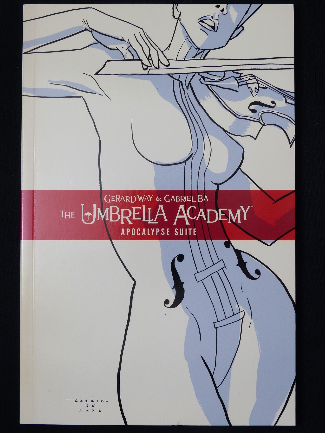 The Umbrella Academy Apocalypse Suite - Dark Horse Graphic Softback #QQ