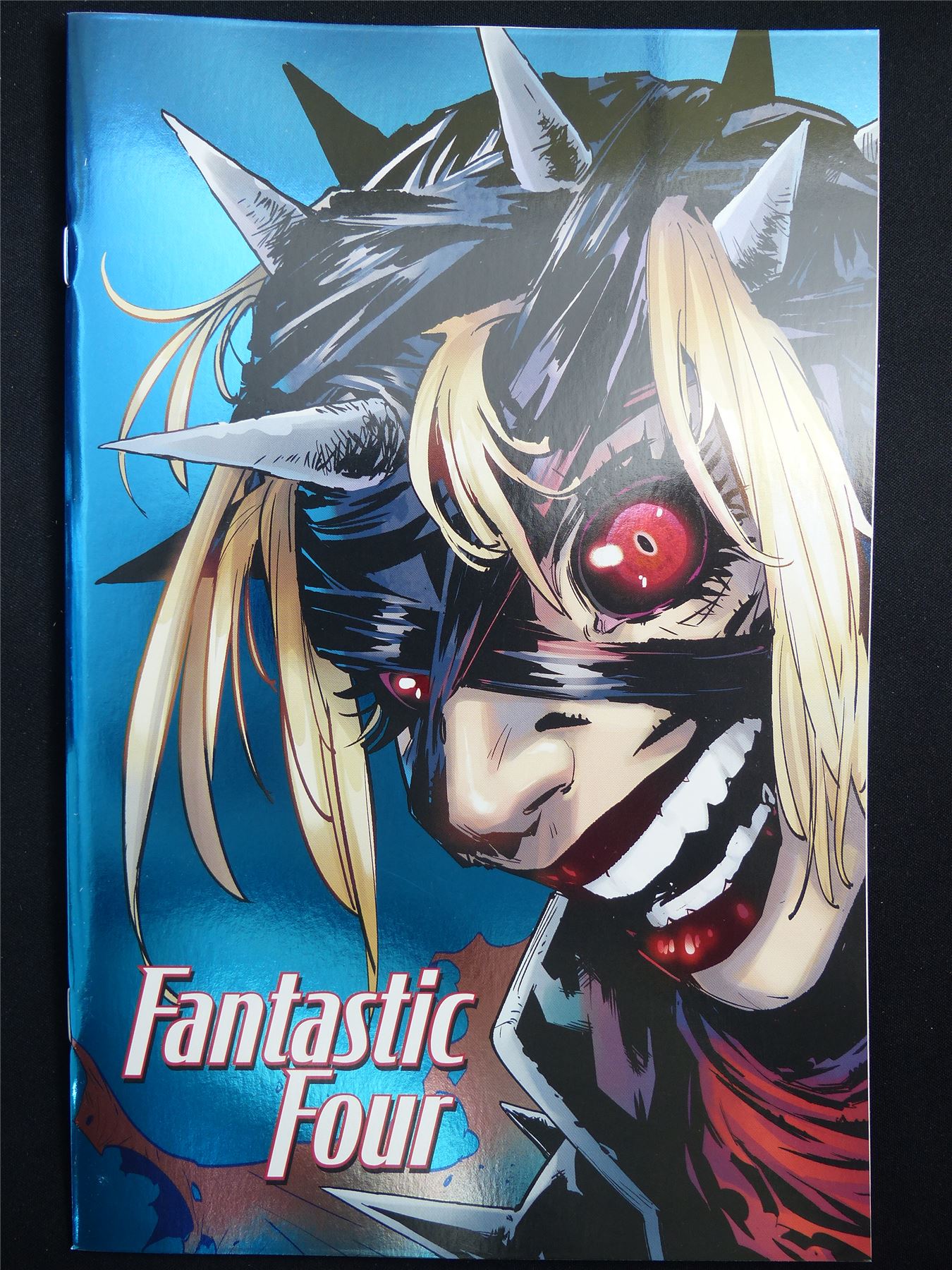FANTASTIC Four #8 Foil Variant - Apr 2026 Marvel Comic #2L5