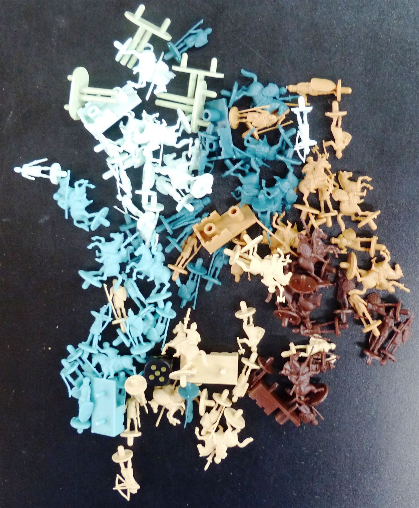 Feudal The Game of Siege and Conquest Boardgame Classic #273