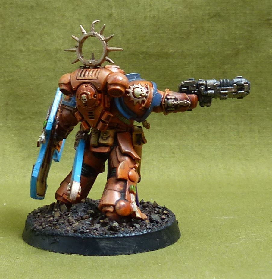 Lieutenant with Storm Shield painted - Space Marines - Warhammer 40K #51C