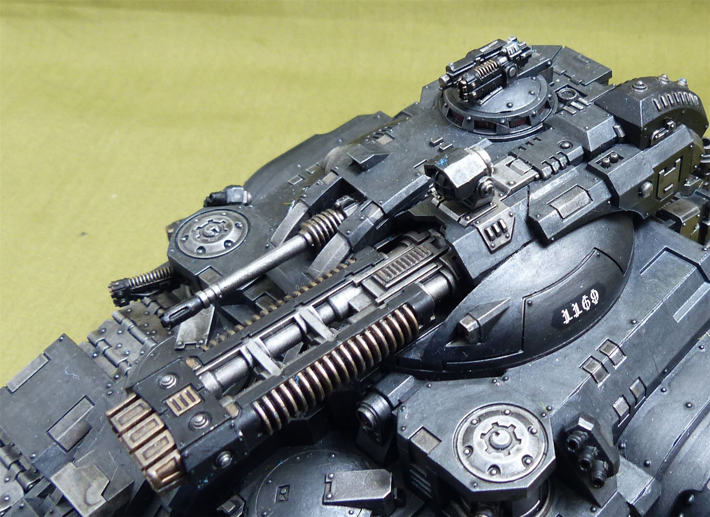 Kratos Heavy Assault Tank painted - Iron Hands - Warhammer Horus Heresy #2Q1
