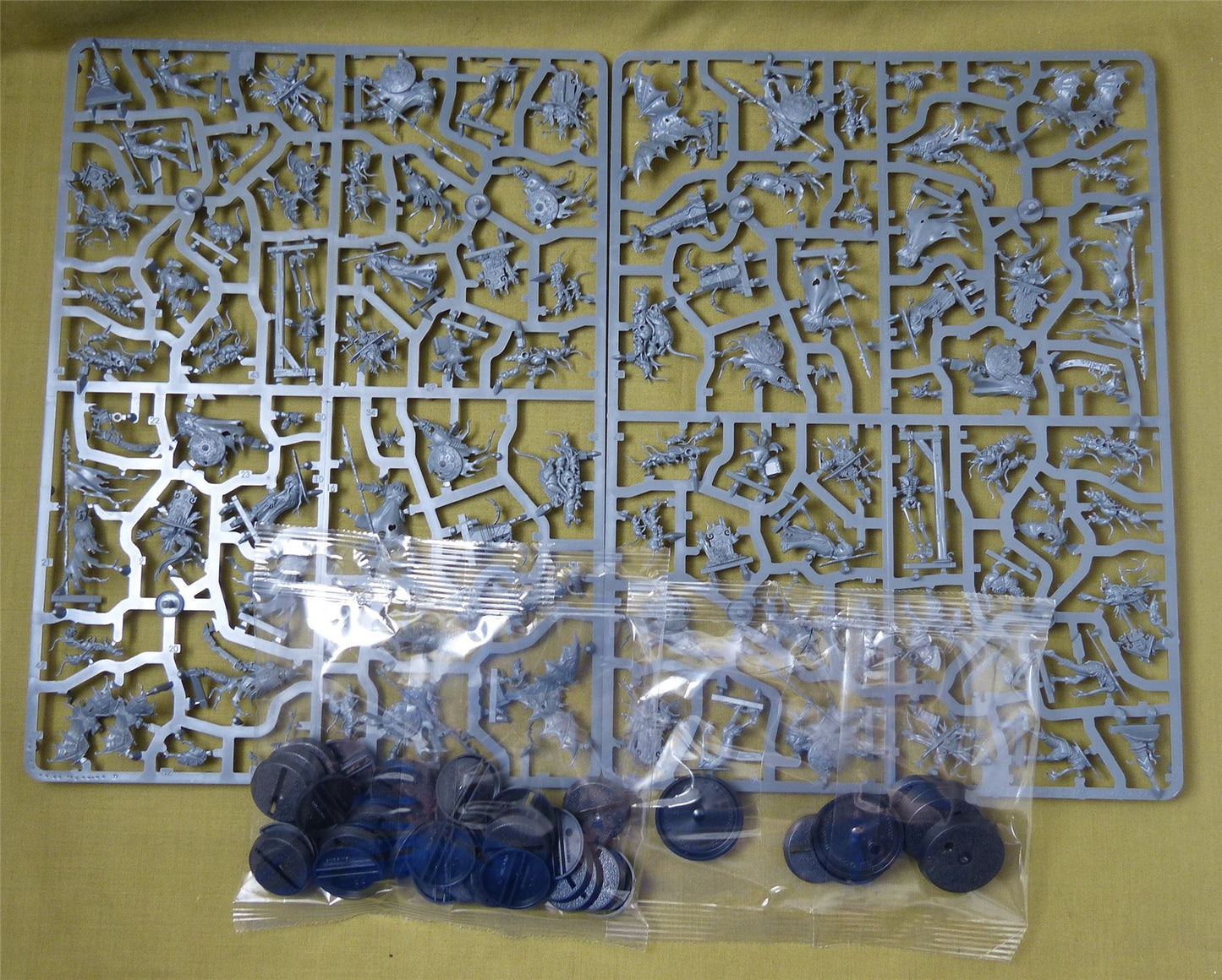 Warhammer Quest: Cursed City part built - Warhammer AoS #37X