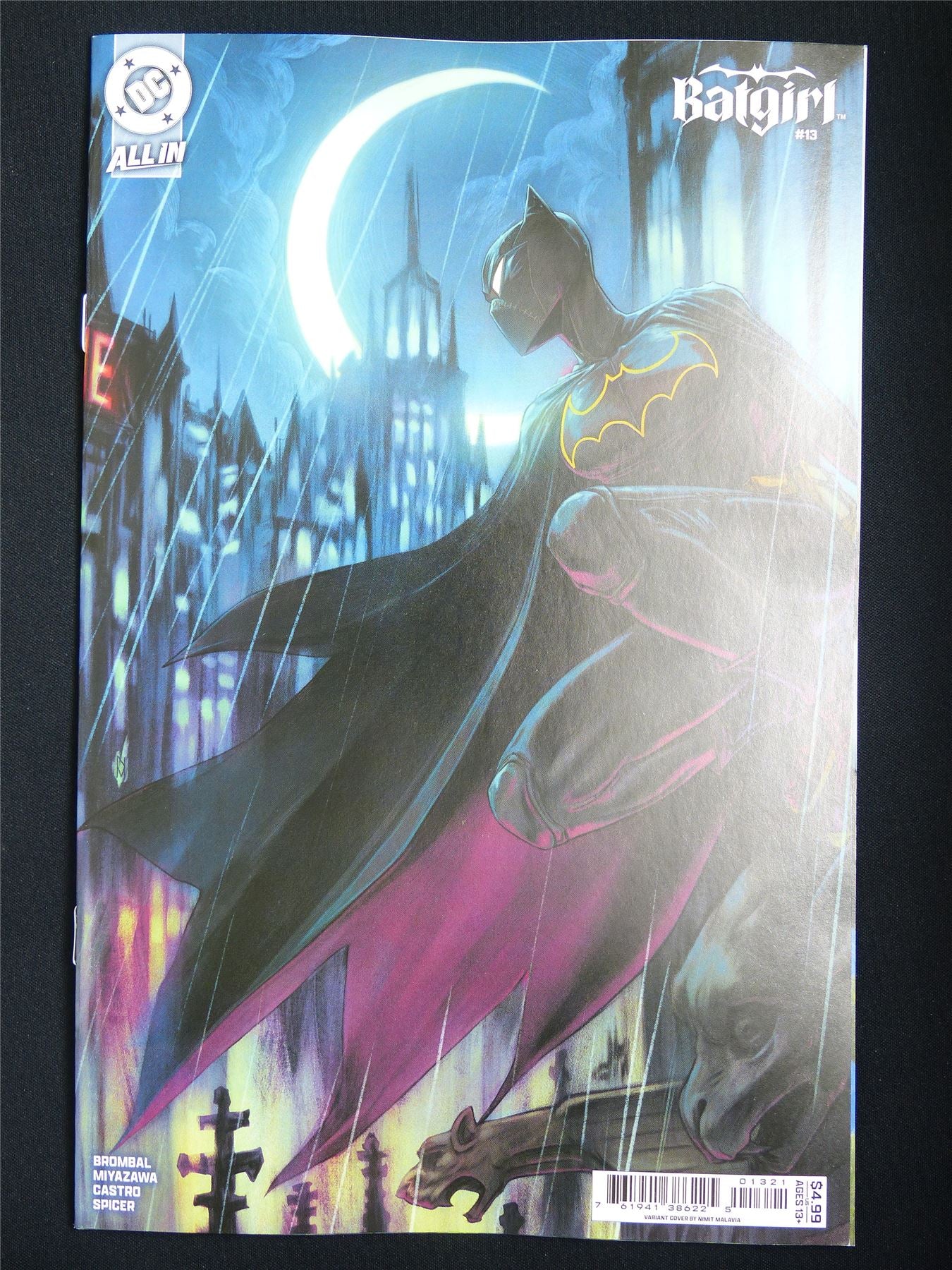 BATGIRL #13 - Jan 2026 DC Comic #5V6