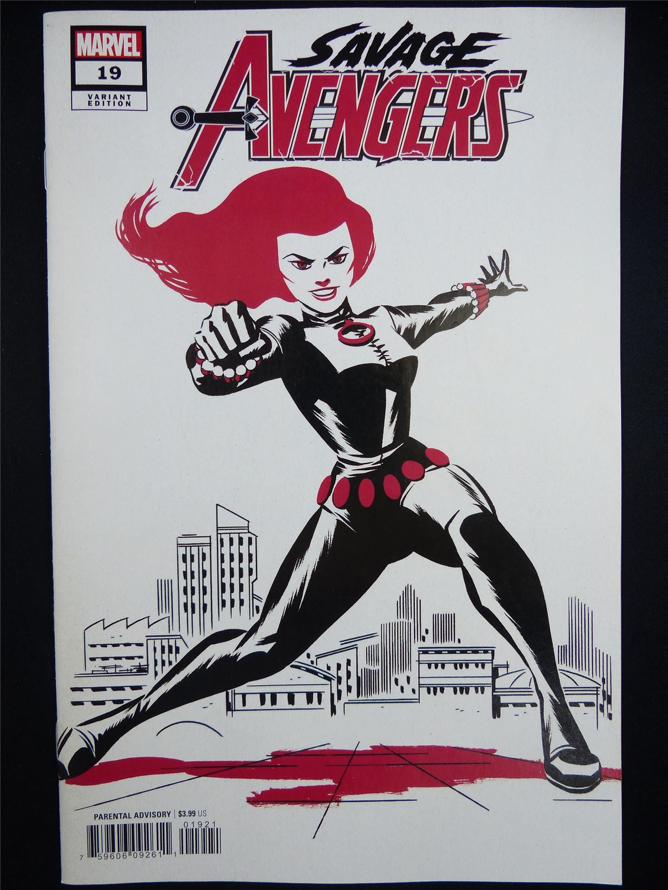 Savage AVENGERS #19 Cho Two-Tone Variant - Marvel Comic #UI