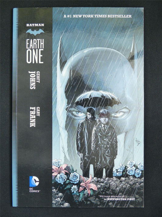 Earth One - DC Graphics Softback #1PT