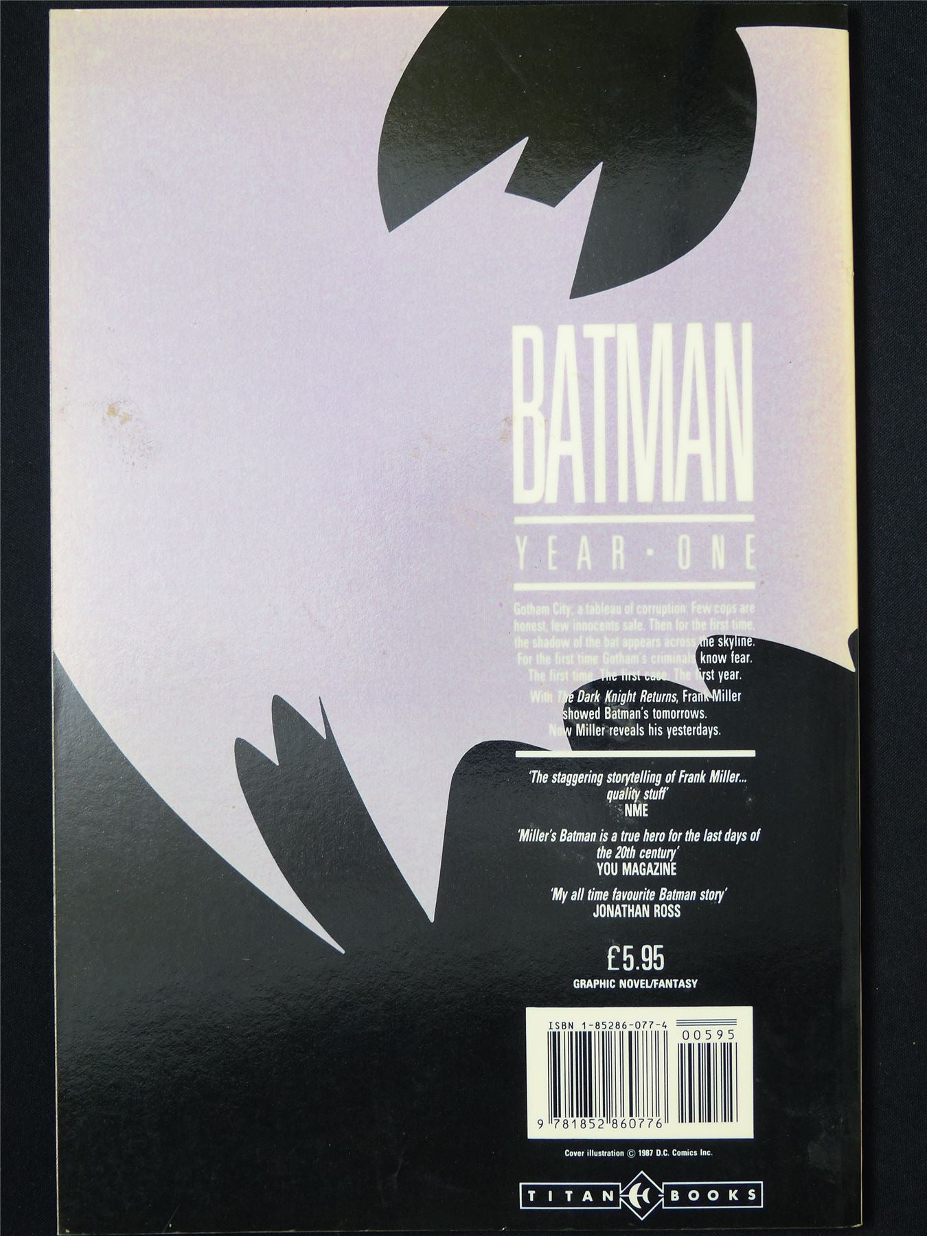 BATMAN Year One - DC Graphic Softback #1D3