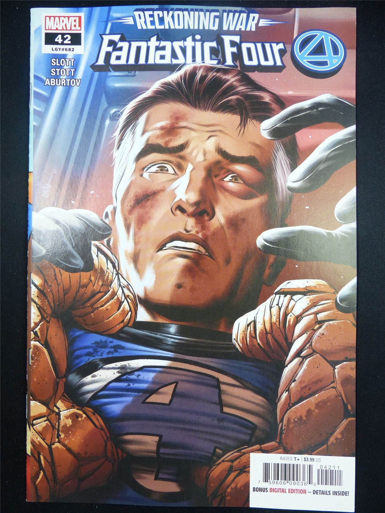 FANTASTIC Four #42 Reckoning War - Marvel Comic #425