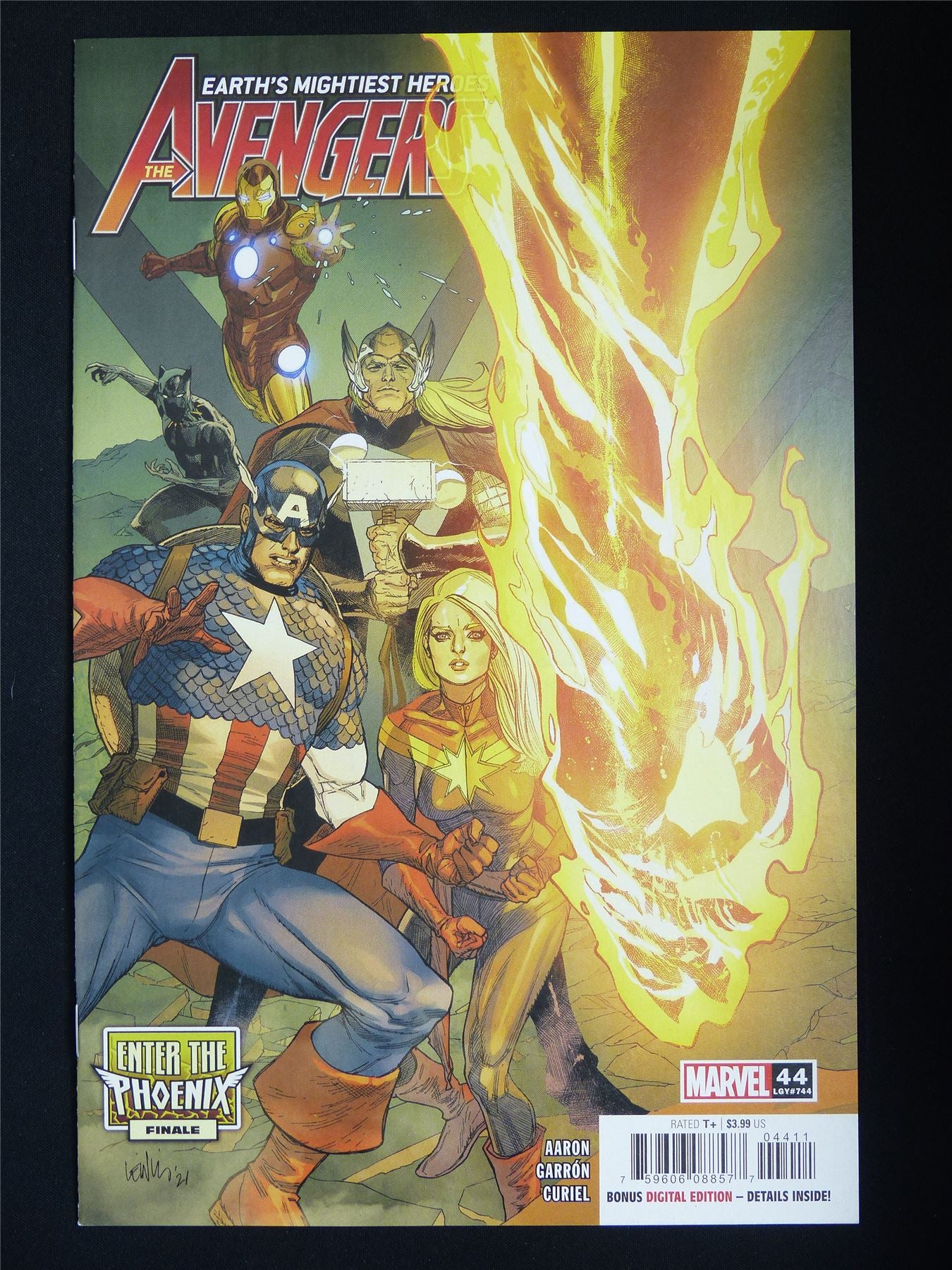 The AVENGERS #44 - Marvel Comic #1R0