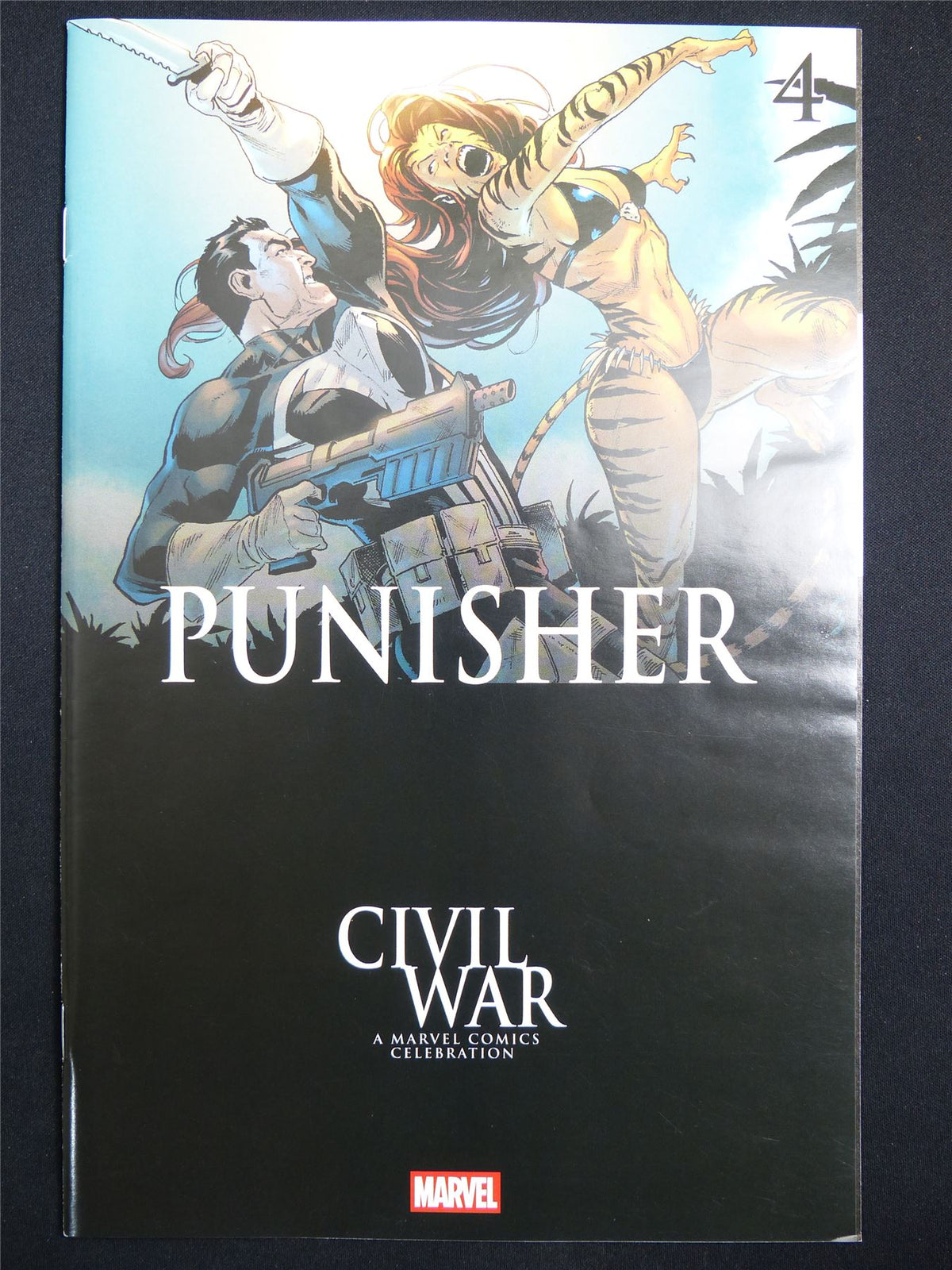 The PUNISHER #4 Cvr B - Marvel Comic #39Z