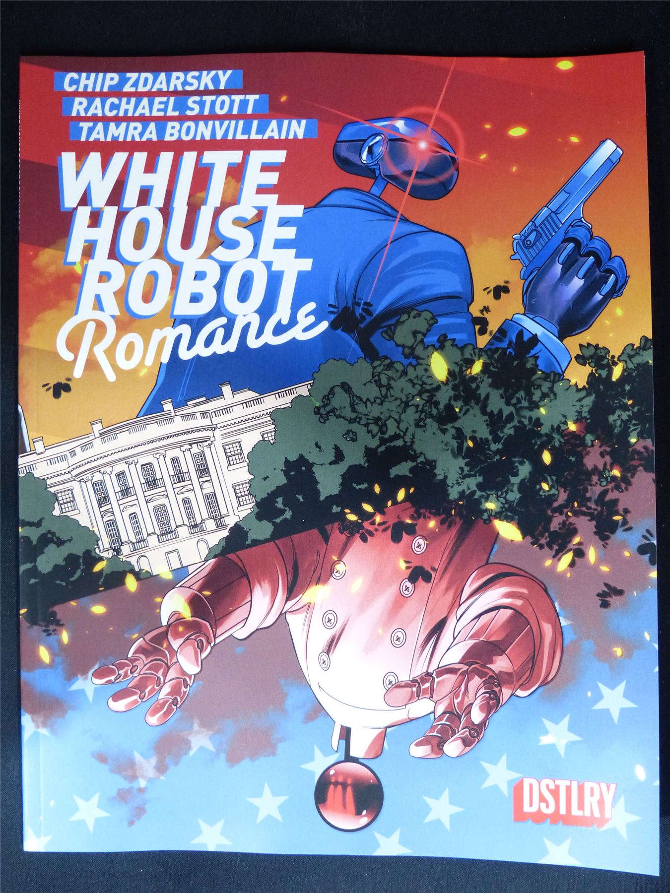 WHITE House Robot Romance #3 Cvr A - Jun 2026 DSTLRY Comic Magazine #1MS