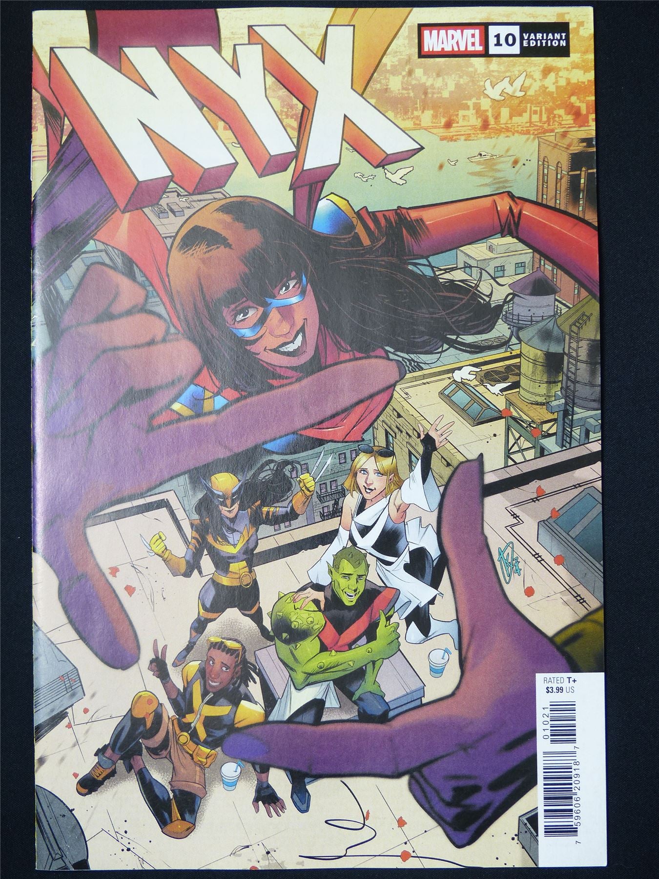 NYX #10 Variant - Marvel Comic #M1