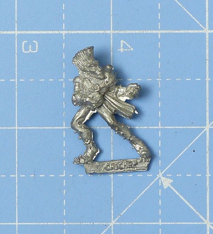 Classic Metal Dark Elf Catcher - Warhammer Blood Bowl #2M5