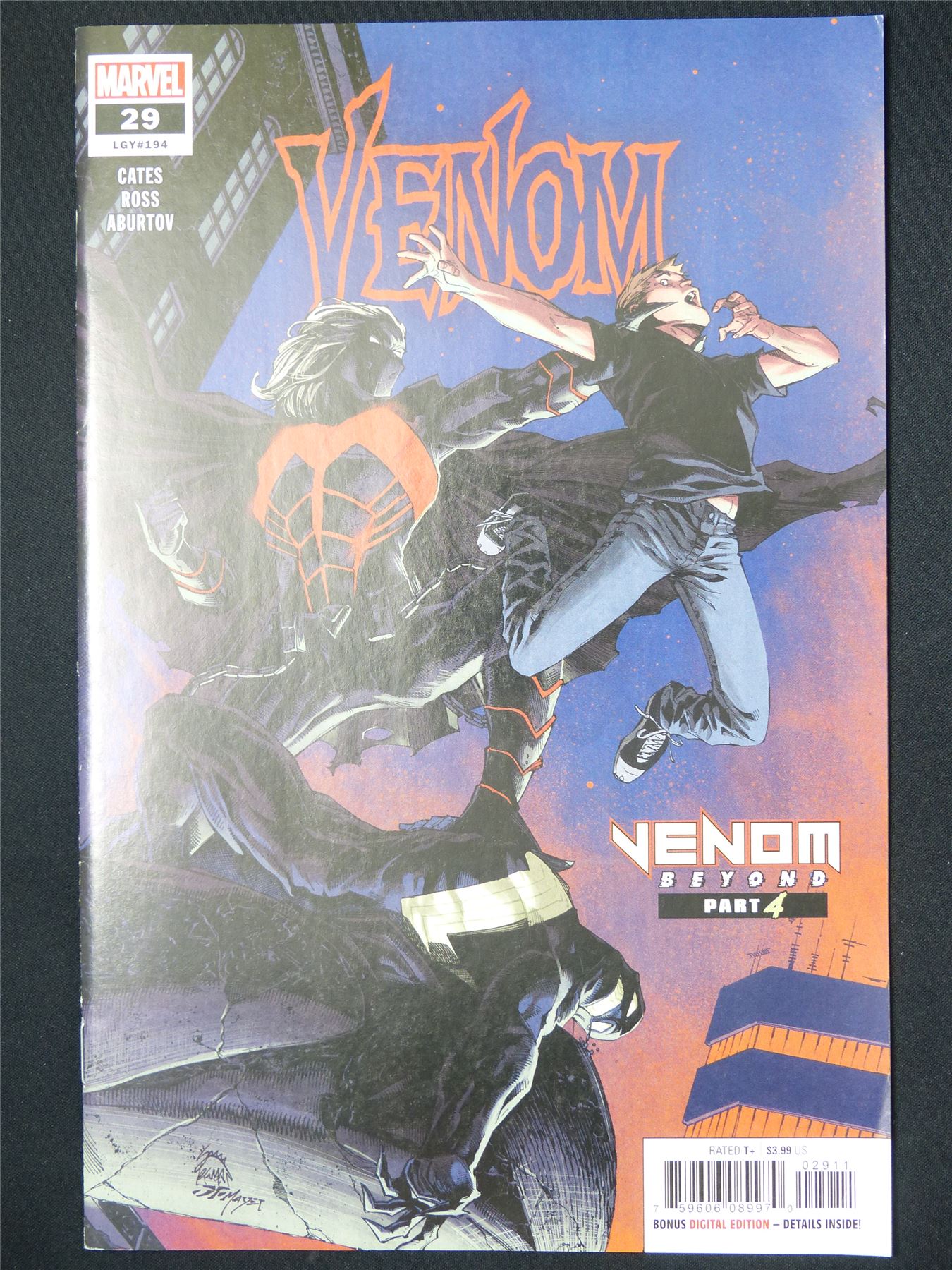 VENOM #29 - B&B Marvel Comic #8KD