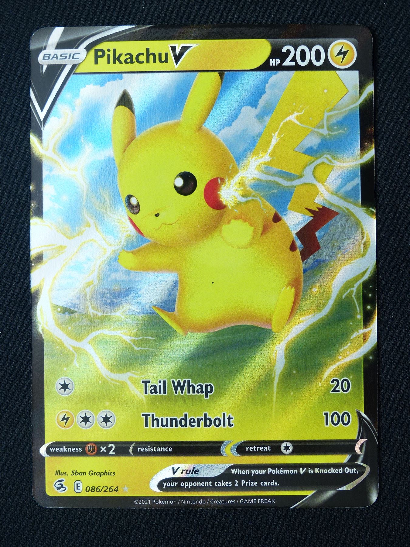 Pikachu V 086/264 Holo - Pokemon Card #8ZS