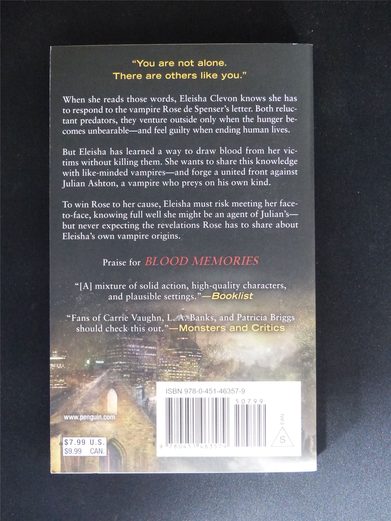 Hunting Memories - Titan Novel Book Softback #8O