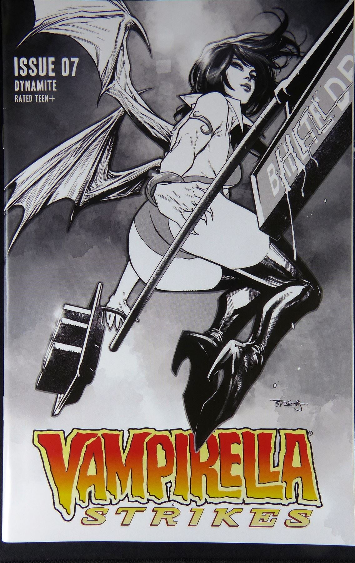 VAMPIRELLA: Strikes #7 Incentive Cvr H - Dynamite Comic #119