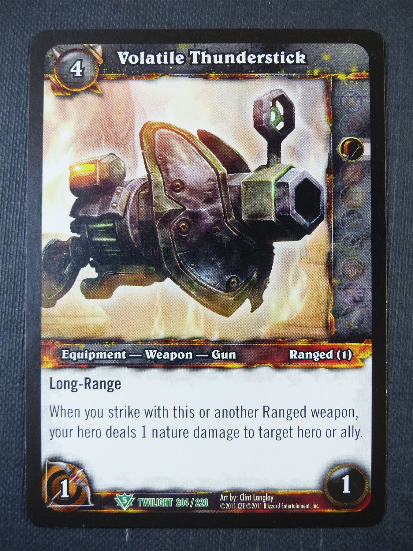 Volatile Thunderstick 204/220 - WoW Card #15P
