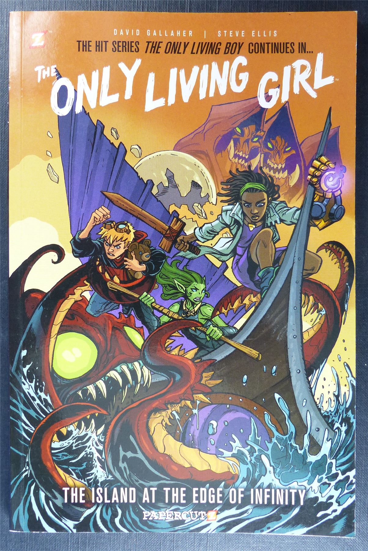The ONLY Living Girl: The Island at Edge of Infinity - Paracut Z Graphic Softback #MU