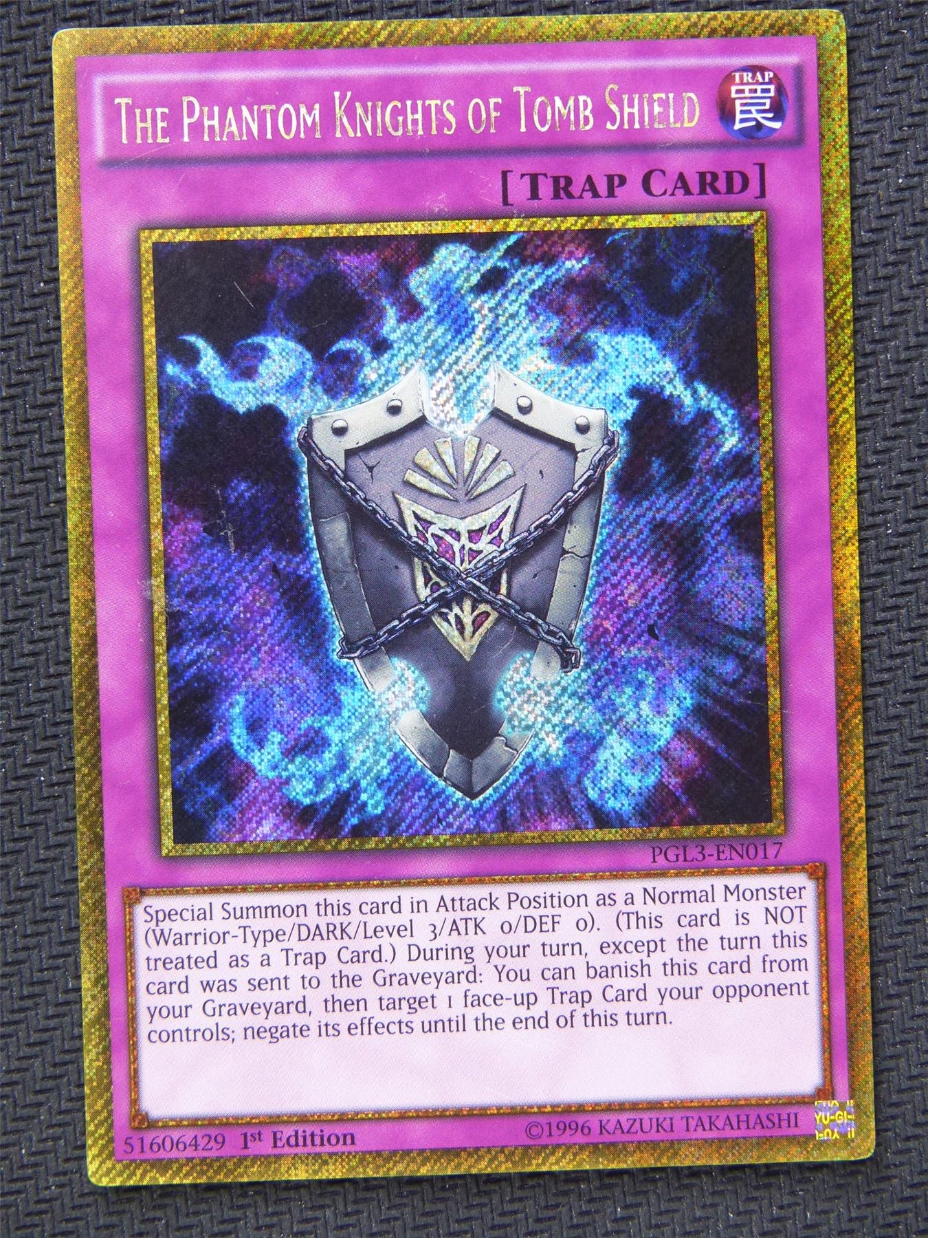 Phantom Knights of Tomb Shield PGL3 Gold - Secret Rare