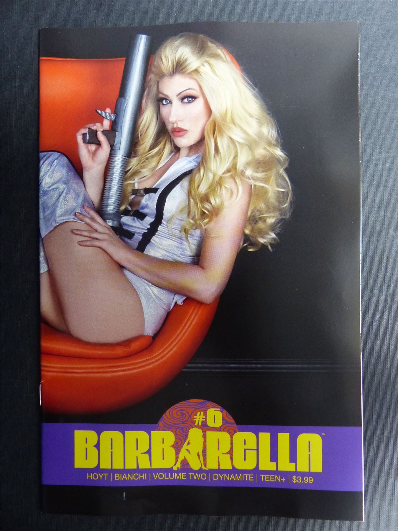 BARBARELLA #6 photo cvr - Dec 2021 - Dynamite Comics #4CL