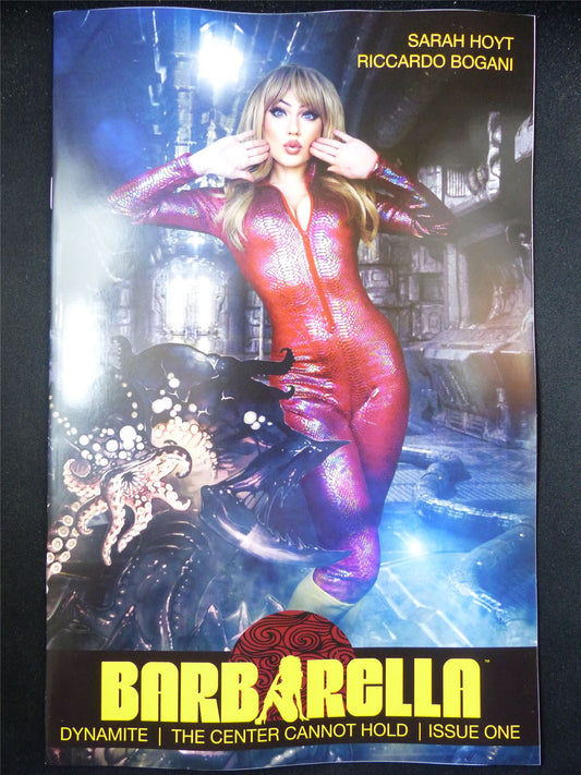 BARBARELLA: The Center Cannot Hold #1 Cosplay Cvr - Mar 2023 Dynamite Comic #R