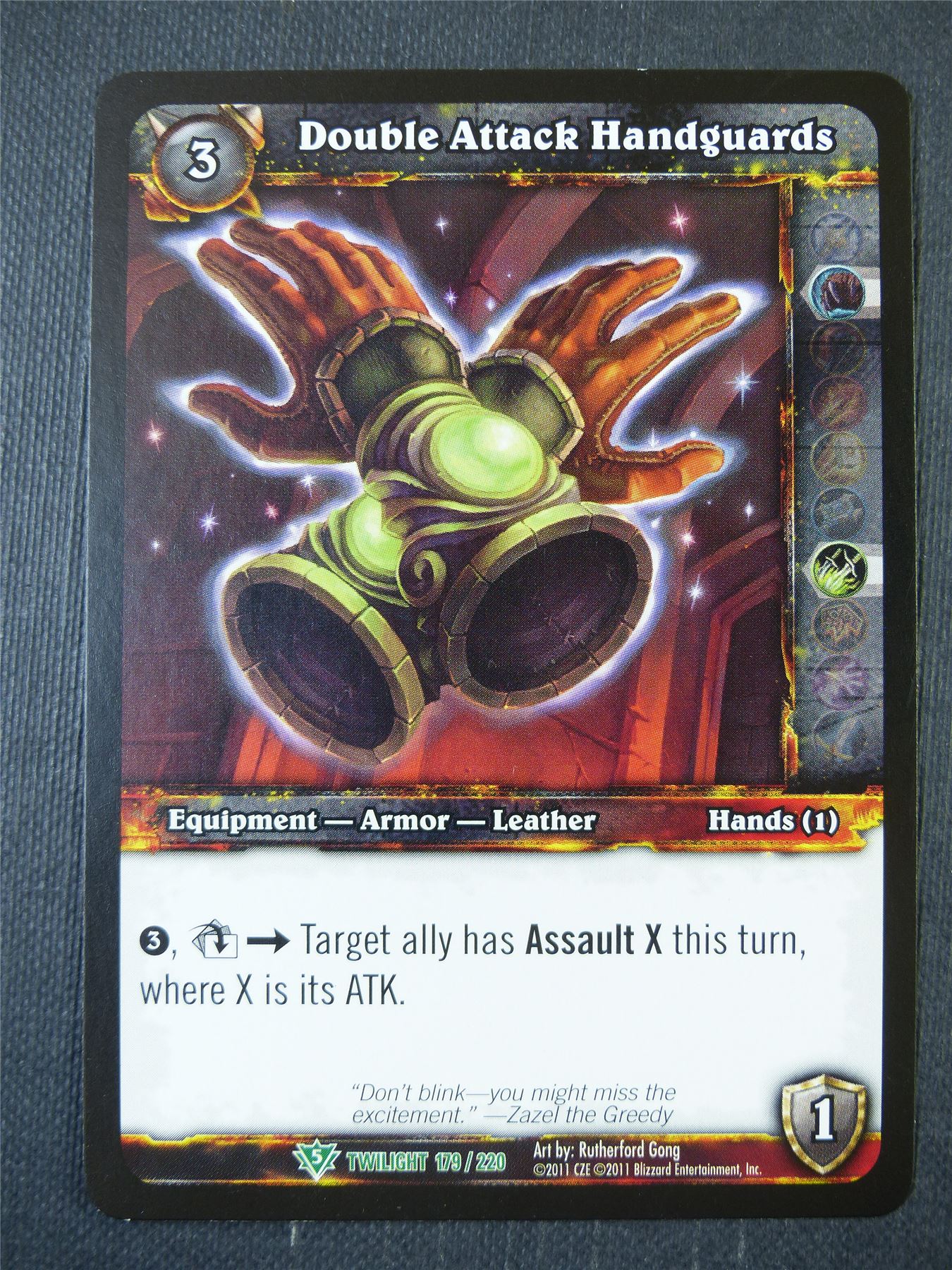 Double Attack Handguards 179/220 - WoW Card #15C