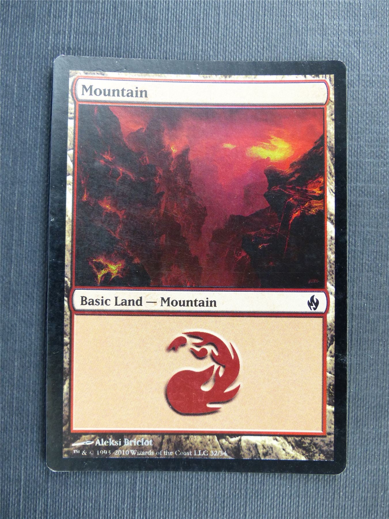 Mountain 32/34 Foil - Mtg Magic Cards #52W
