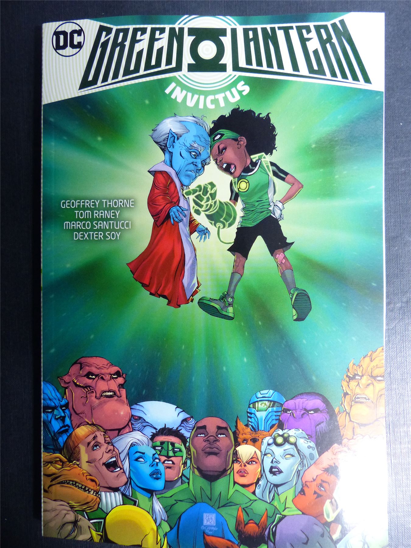 GREEN Lantern: Invictus - DC Graphic Softback #4C2