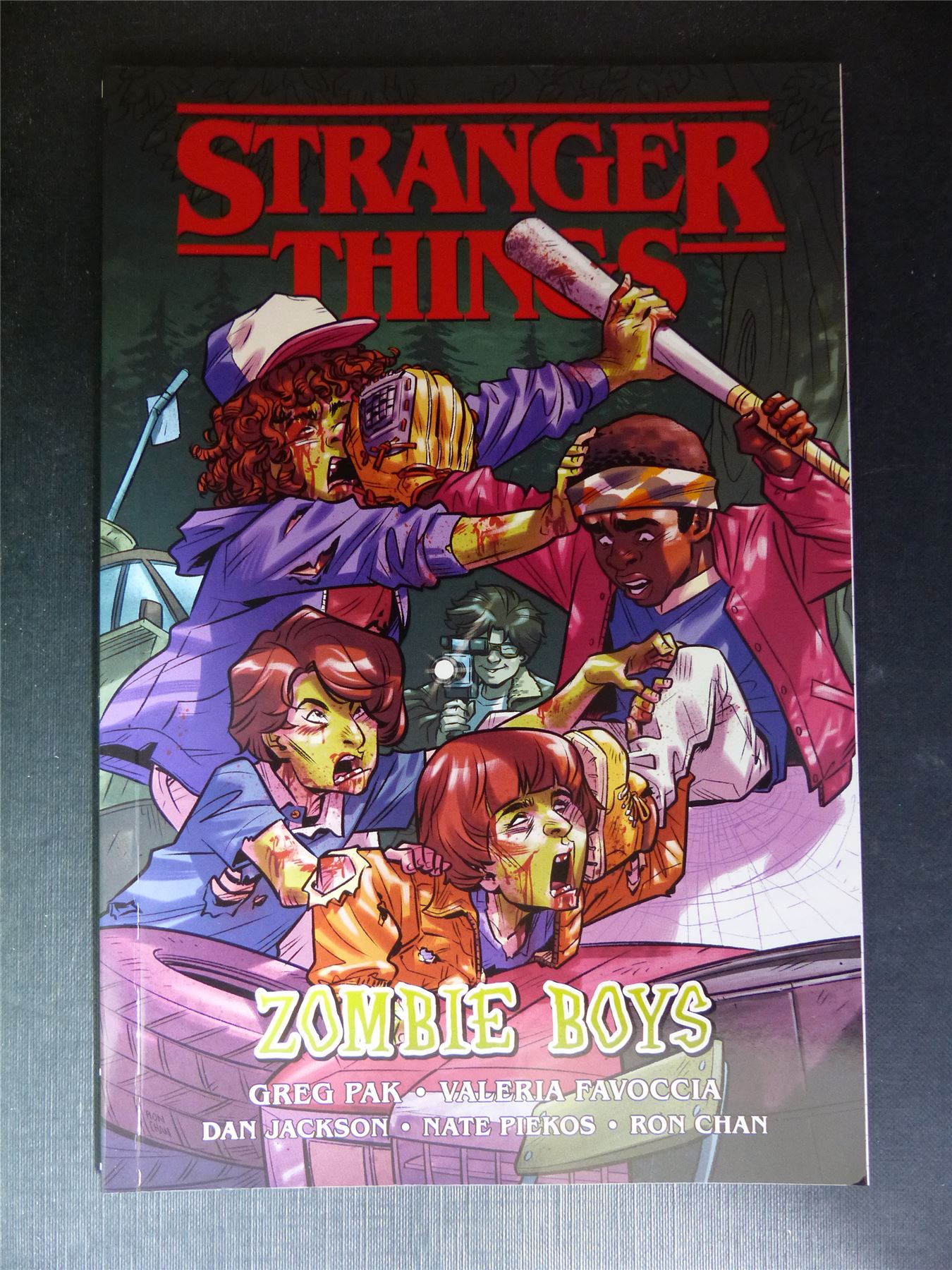 Things:　Softback　–　#9XK　STRANGER　Graphic　Boys　Horse　Dark　Zombie　Archeron