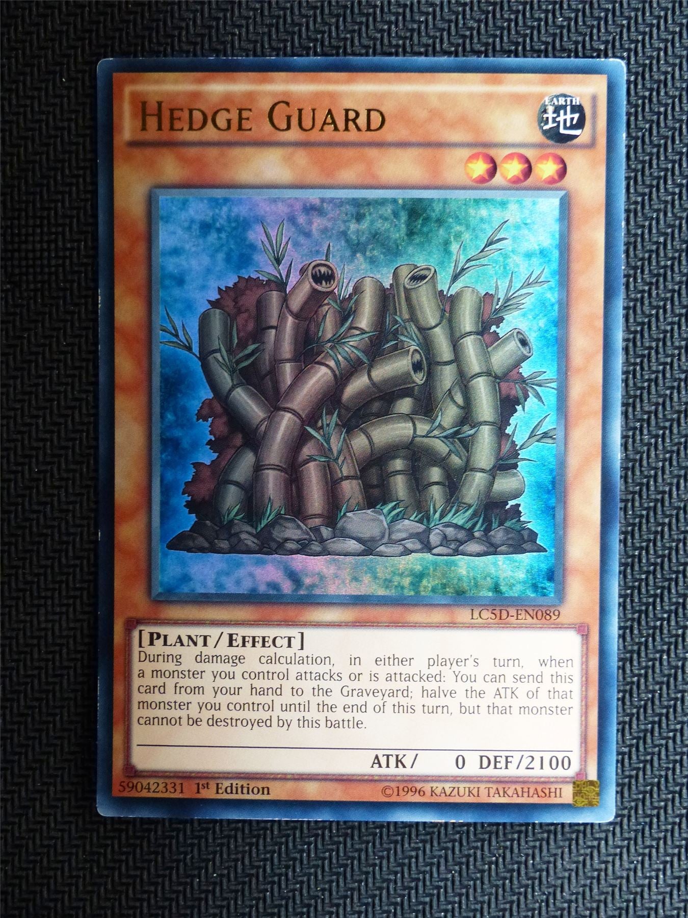 Hedge Guard - LC5D - Ultra Rare - Yugioh Card # 1J43 Archeron Hedge Guard - LC5D - Ultra Rare - Yugioh Card # 1J43 Archeron