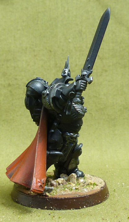 Captain in Gravis Armour painted - Iron Hands - Warhammer 40K #1QT