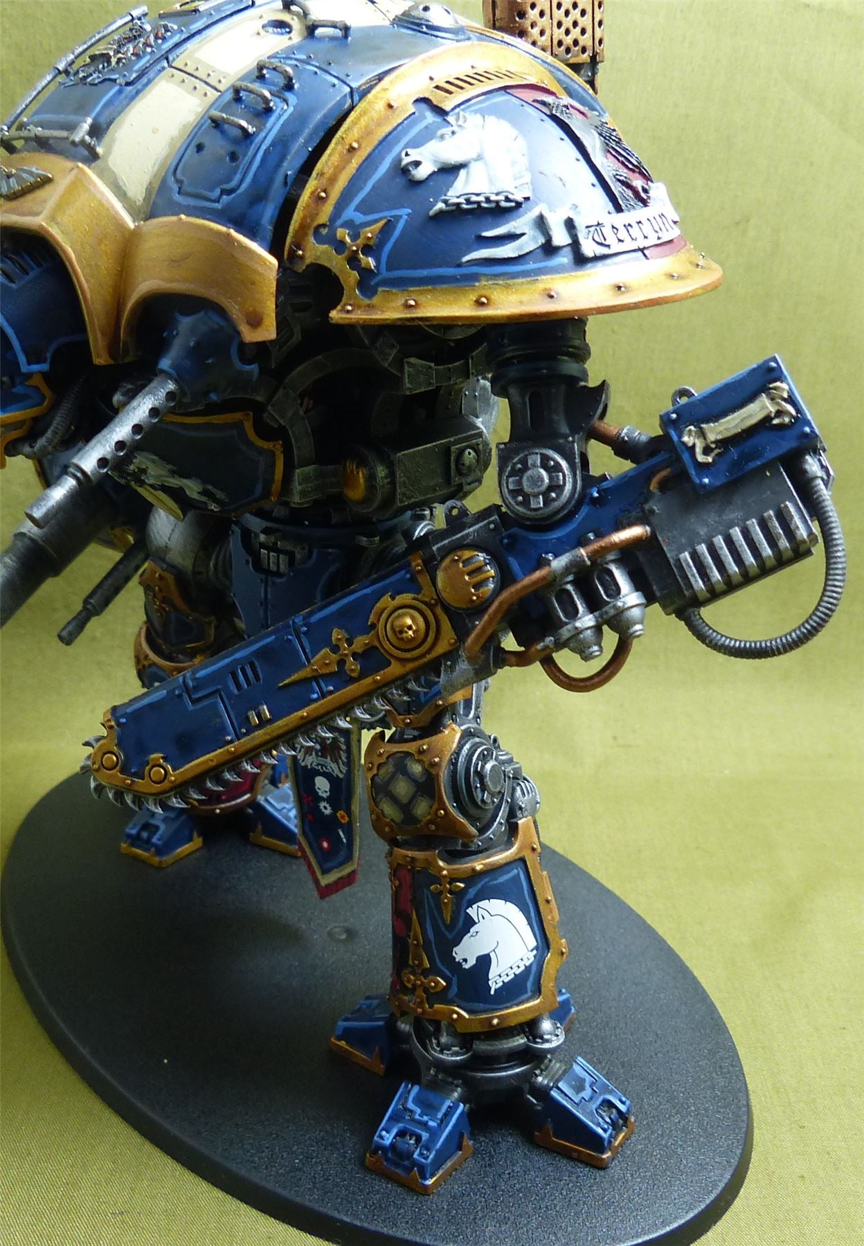 Imperial Knight with Forgeworld Shoulder Pads painted - Warhammer 40K #Z9