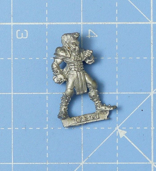 Classic Metal Dark Elf Lineman - Warhammer Blood Bowl #2M1