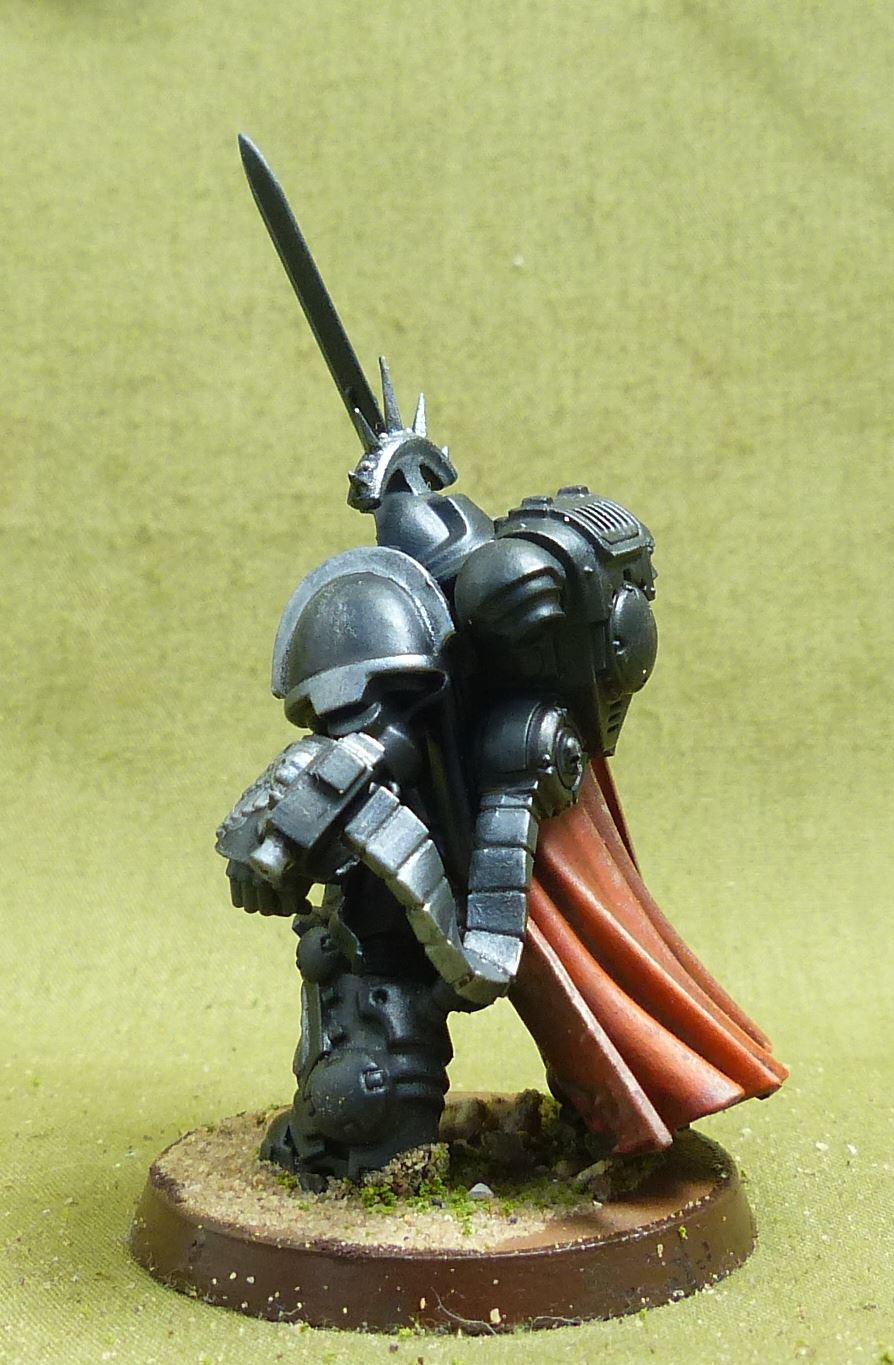 Captain in Gravis Armour painted - Iron Hands - Warhammer 40K #1QT