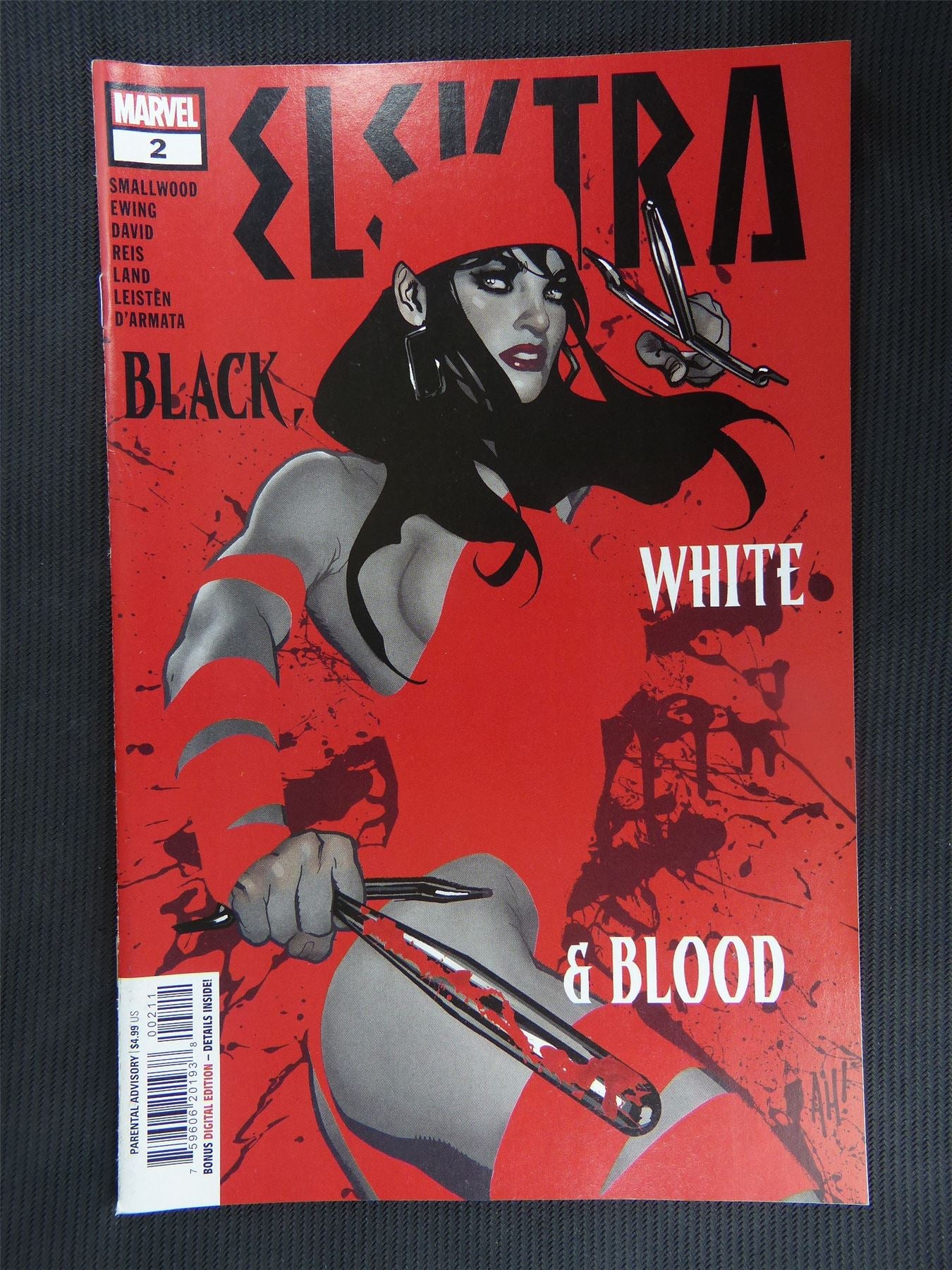 ELEKTRA: Black White And Blood #2 - Marvel Comic #2TM