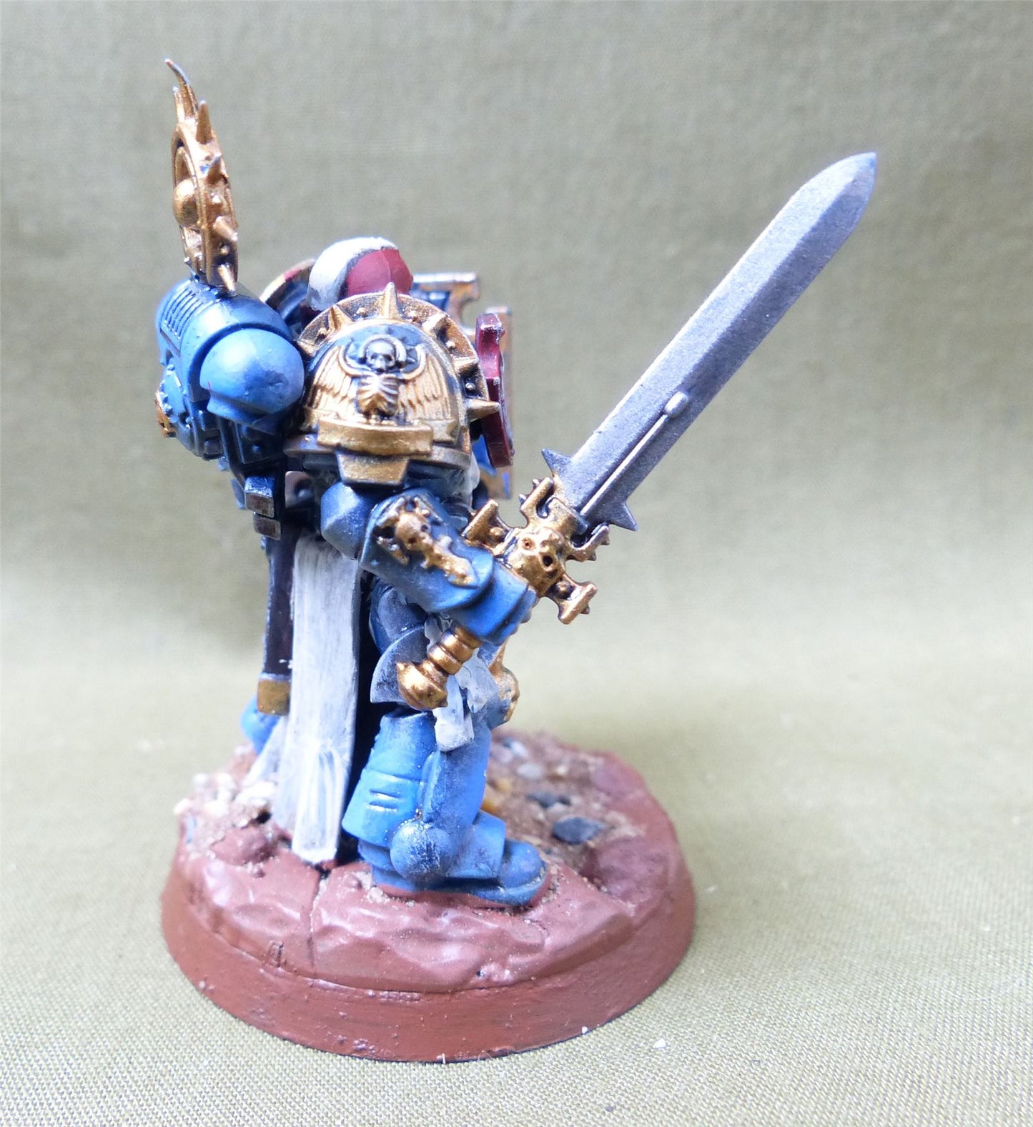 Space Marines - Captain with Relic Shield painted - Warhammer 40K #19U