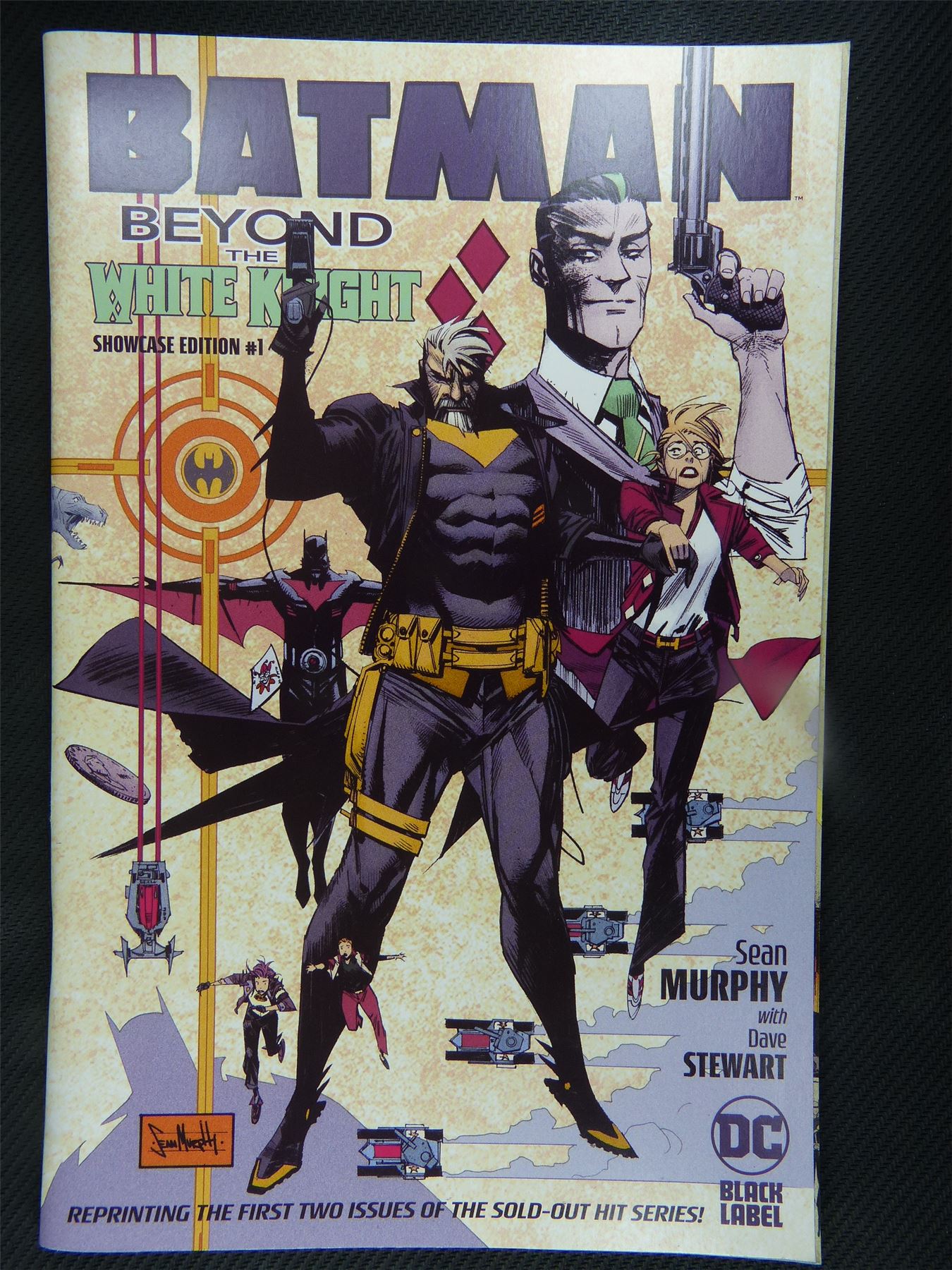 BATMAN: Beyond The White Knight - Showcase Edition #1 - DC Comic #2N2