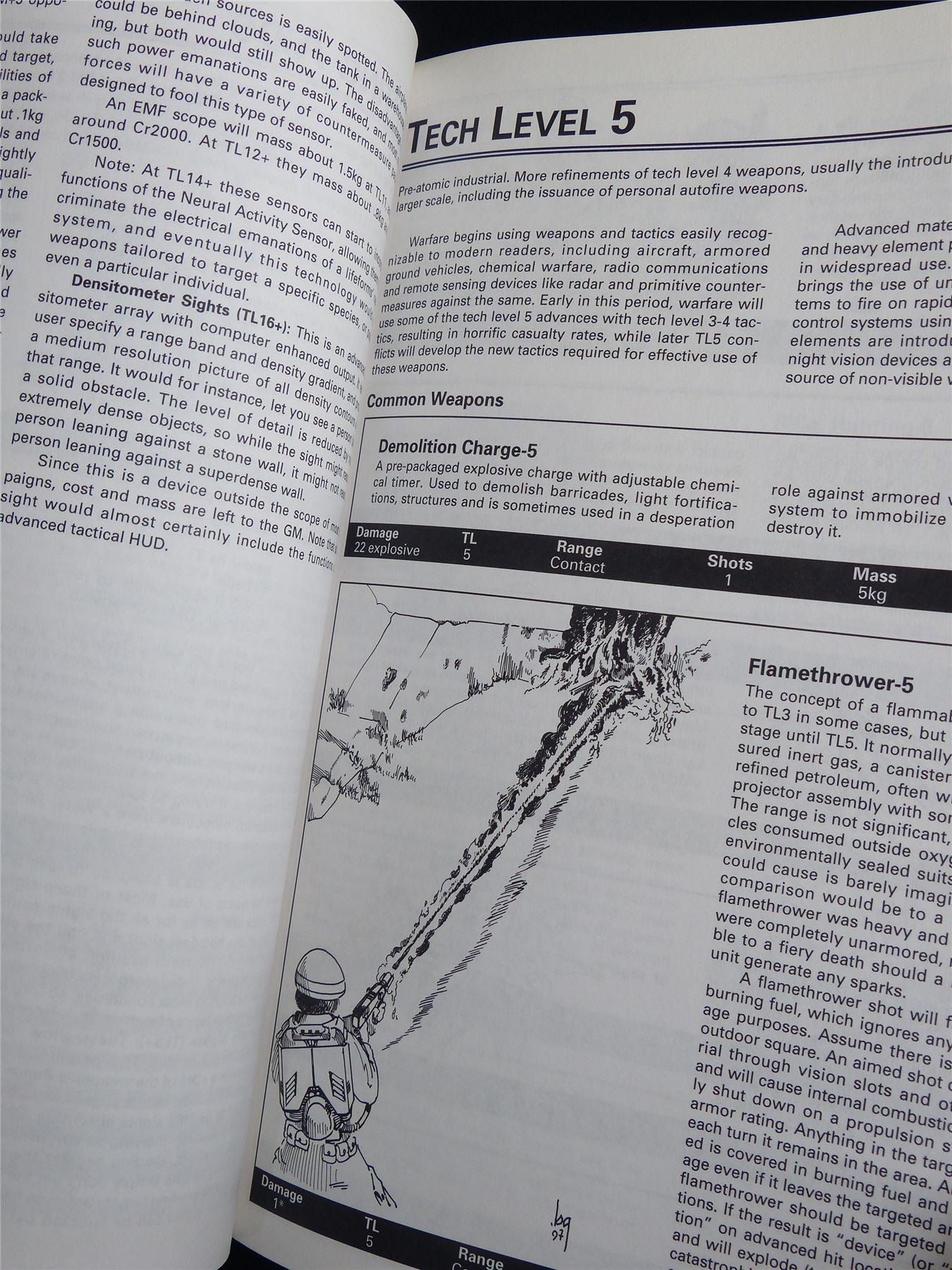 Traveller: Emperor's Arsenal - Roleplaying Softback #2RN