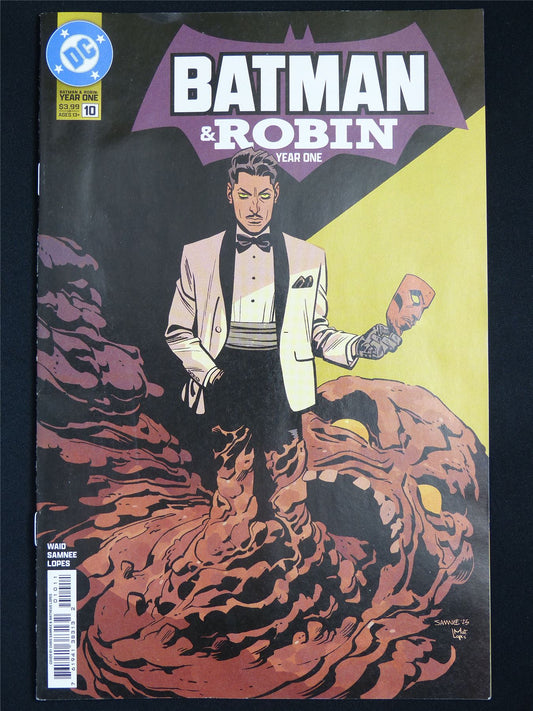 BATMAN & Robin Year One #10 - DC Comic #4C3